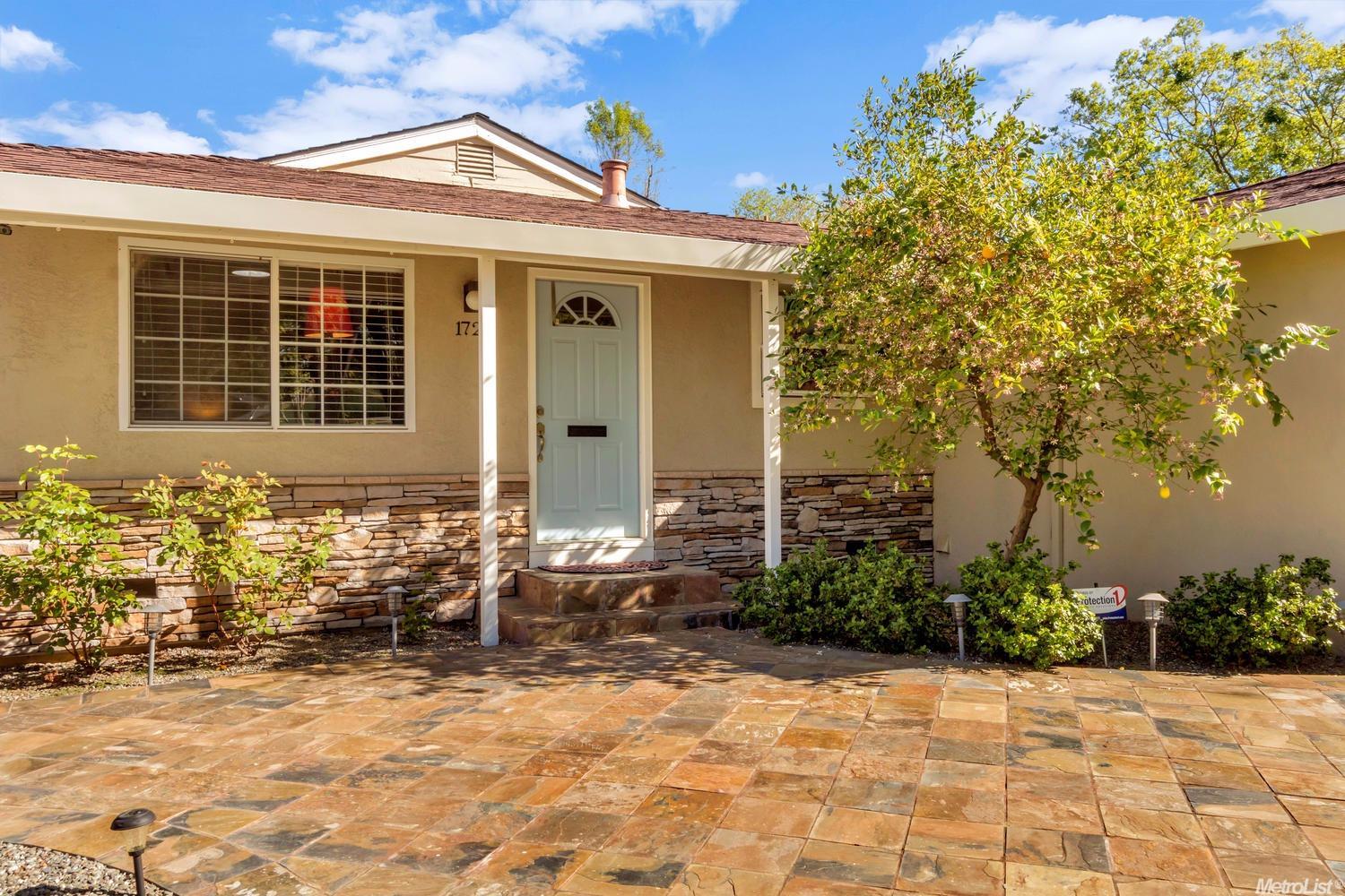 1727 Chapman Pl, Davis, CA 95618 photo 2