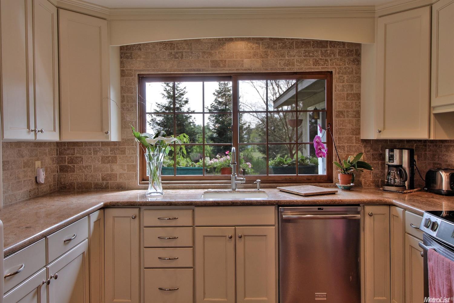 10027 Tavernor Rd, Wilton, CA 95693 photo 10