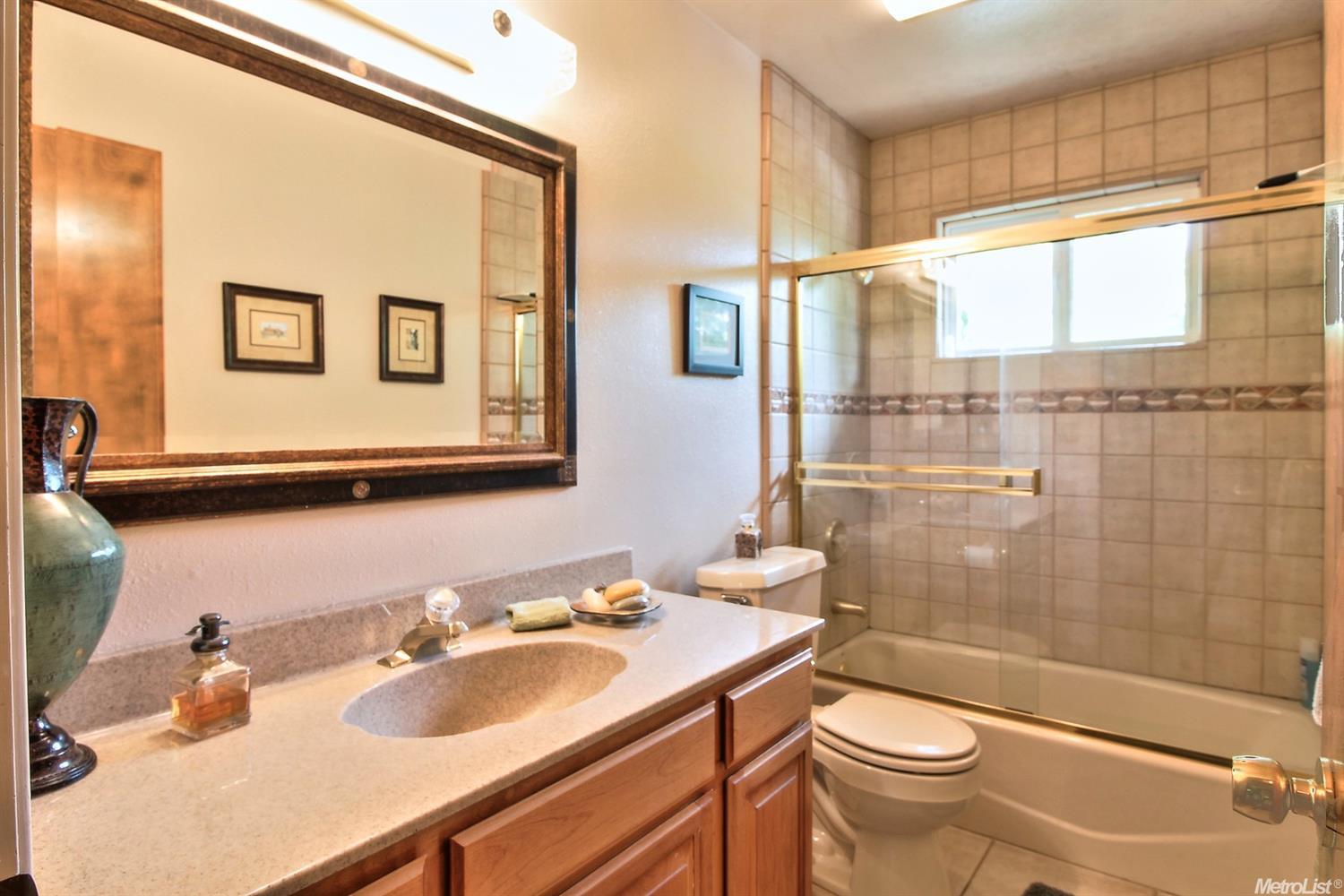 10027 Tavernor Rd, Wilton, CA 95693 photo 19