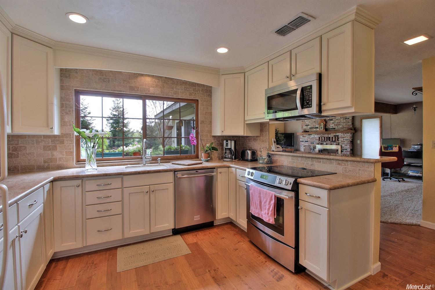 10027 Tavernor Rd, Wilton, CA 95693 photo 9