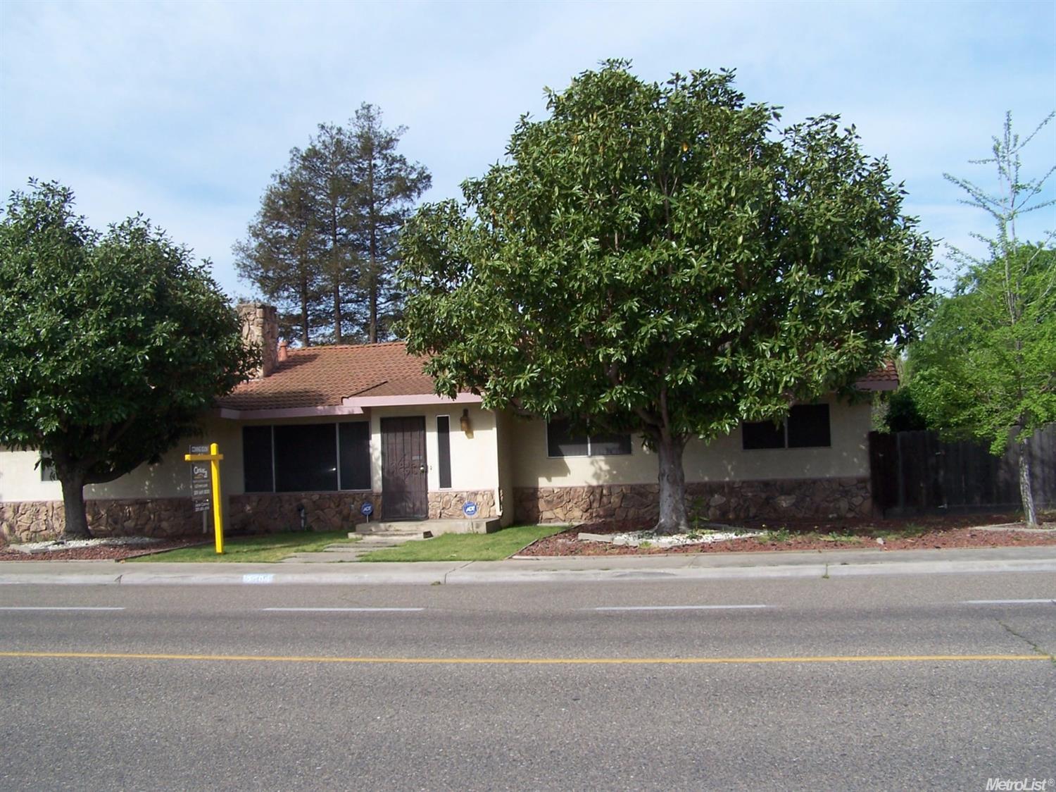 2505 Crowell Rd, Turlock, CA 95382 photo 1