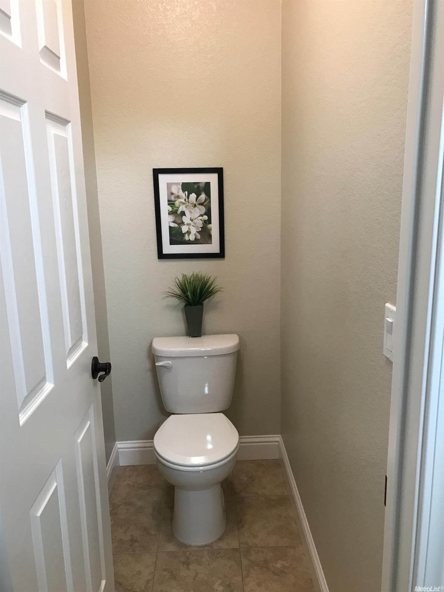2040 W Oleander Ave, Manteca, CA 95337 photo 13