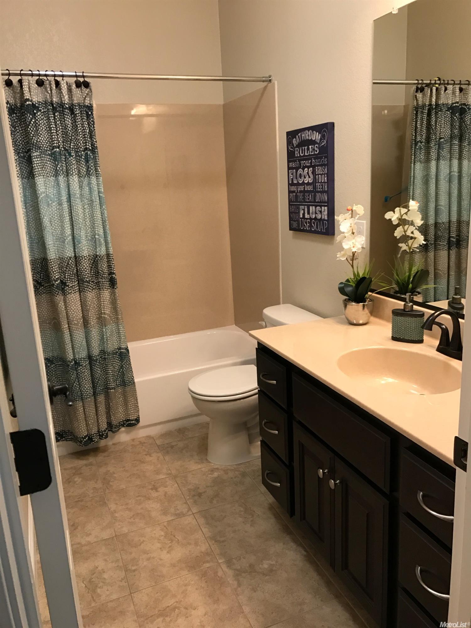 2040 W Oleander Ave, Manteca, CA 95337 photo 8