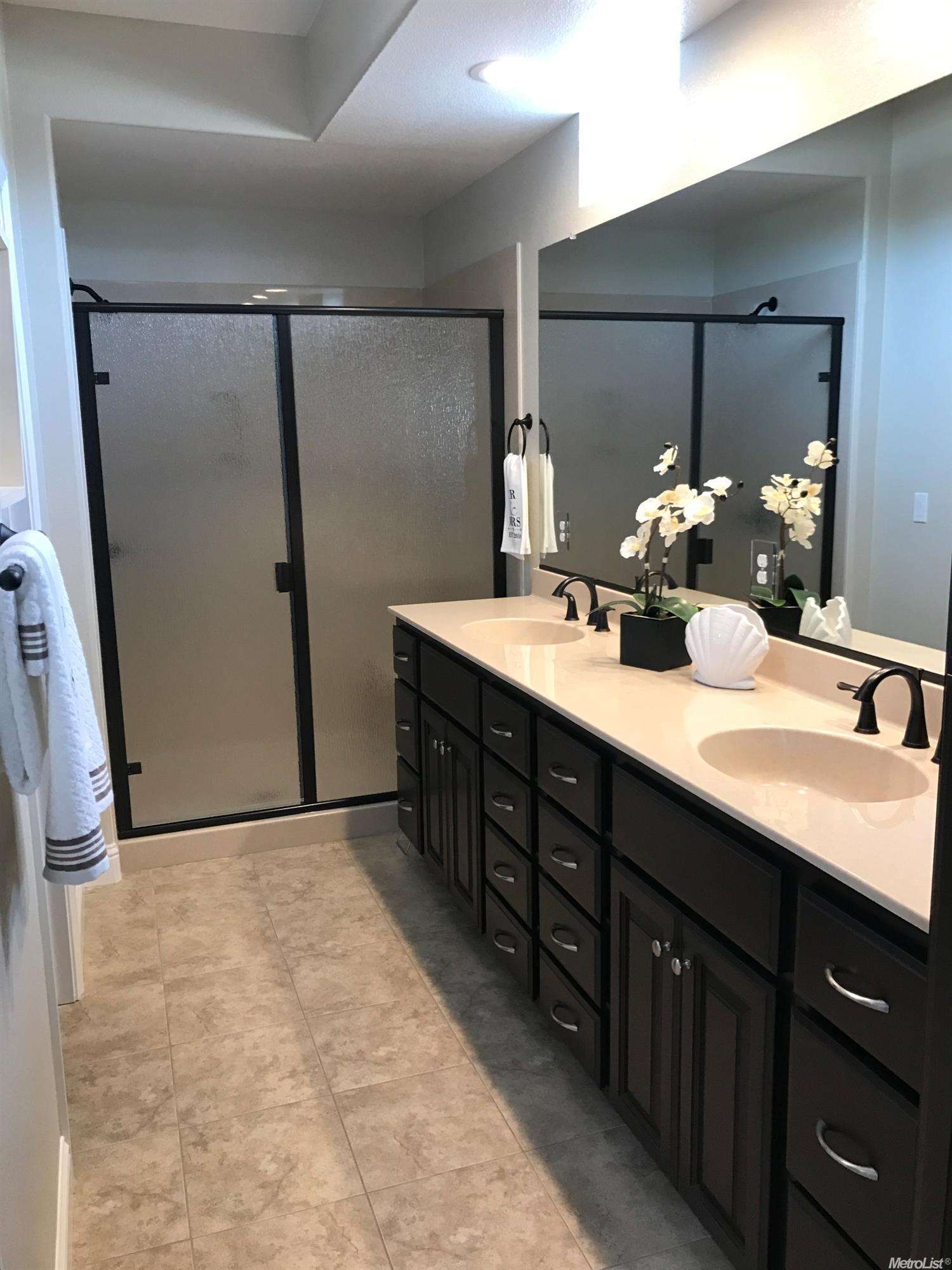 2040 W Oleander Ave, Manteca, CA 95337 photo 14