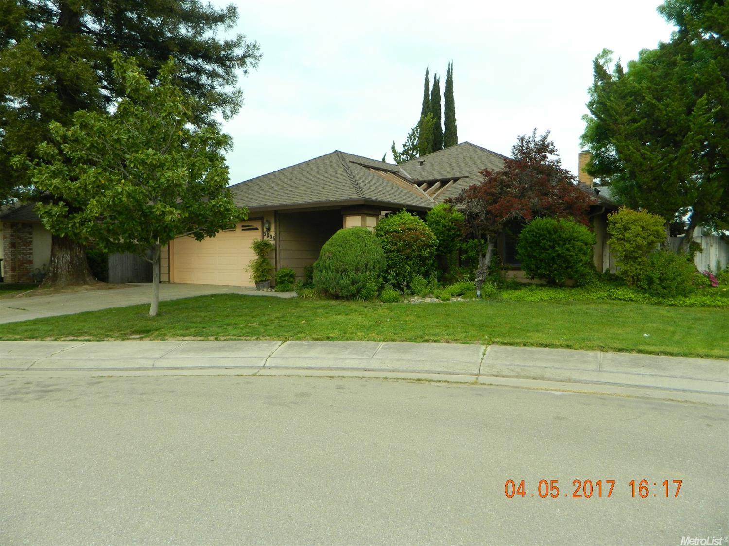 2006 Thrush Ct, Lodi, CA 95240 photo 2