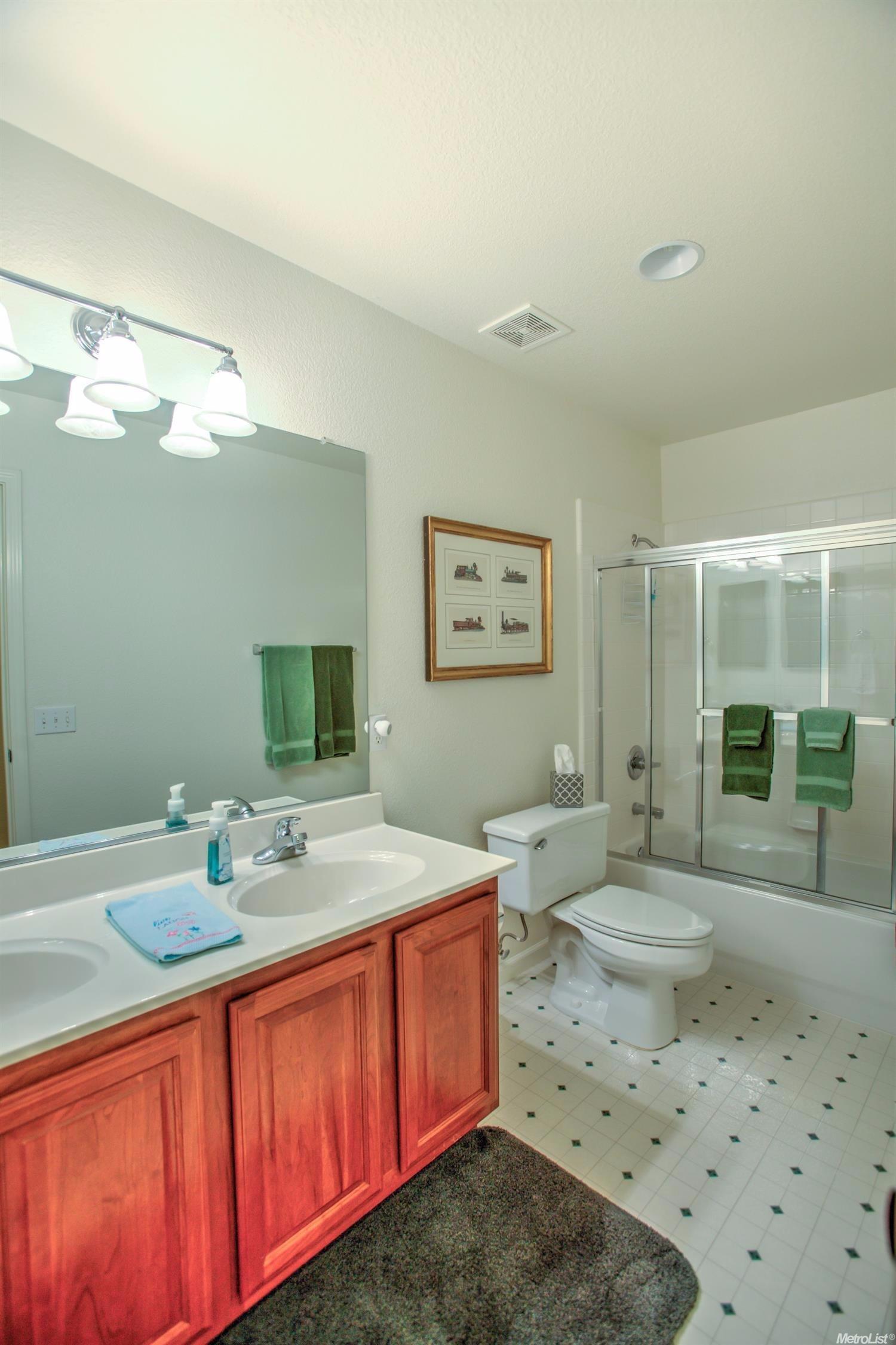 11053 Essey Cir, Mather, CA 95655 photo 13