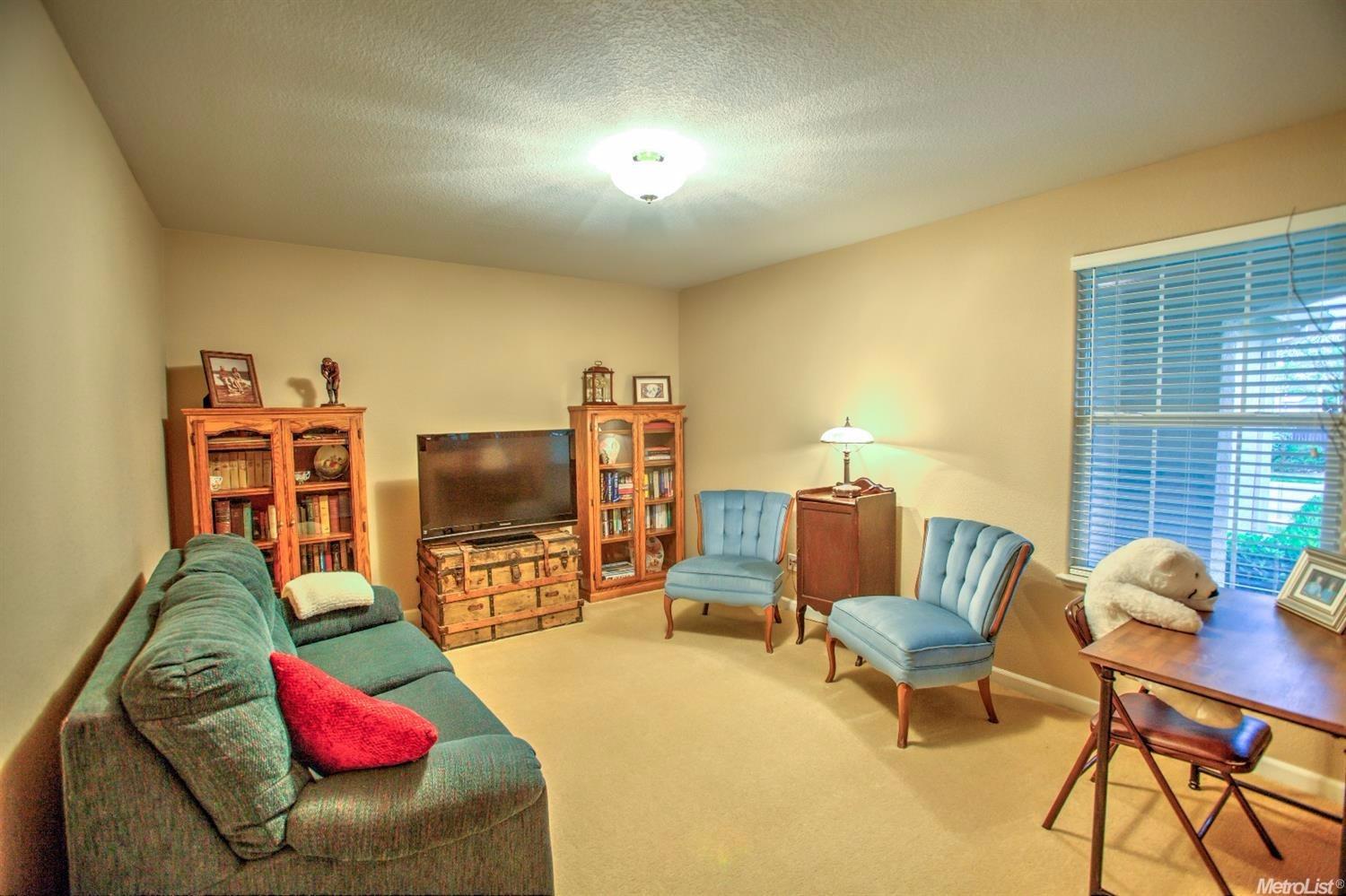 11053 Essey Cir, Mather, CA 95655 photo 7