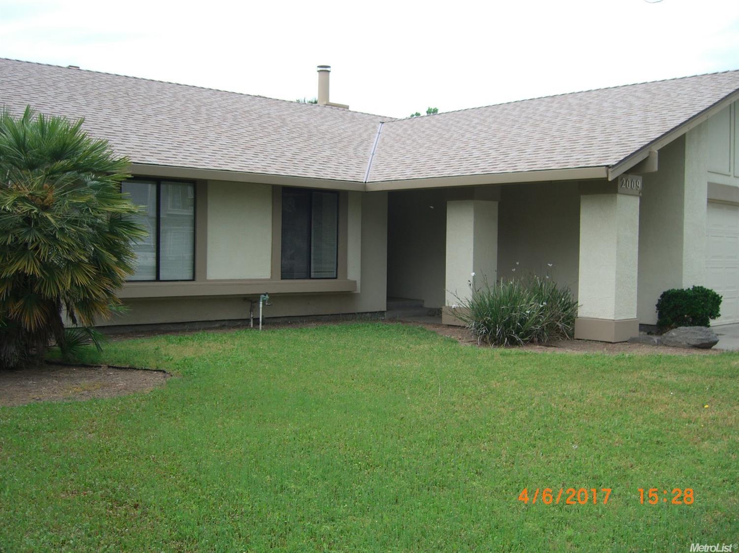 2009 Temescal Dr, Modesto, CA 95355 photo 2