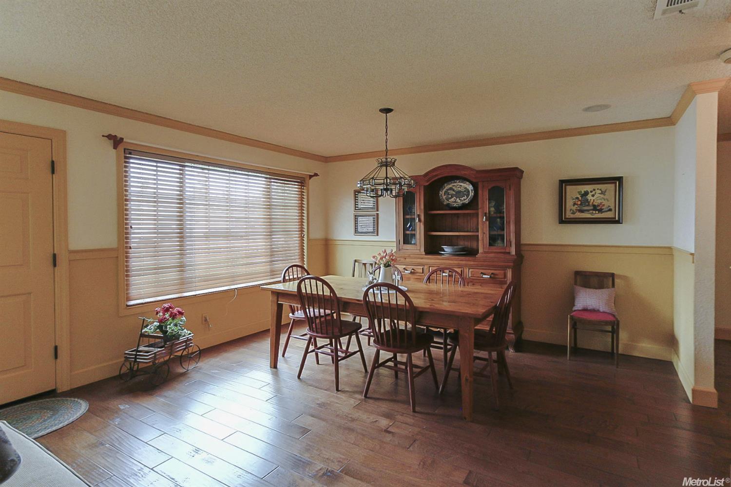 1157 Silvertrail Ln, Manteca, CA 95336 photo 2