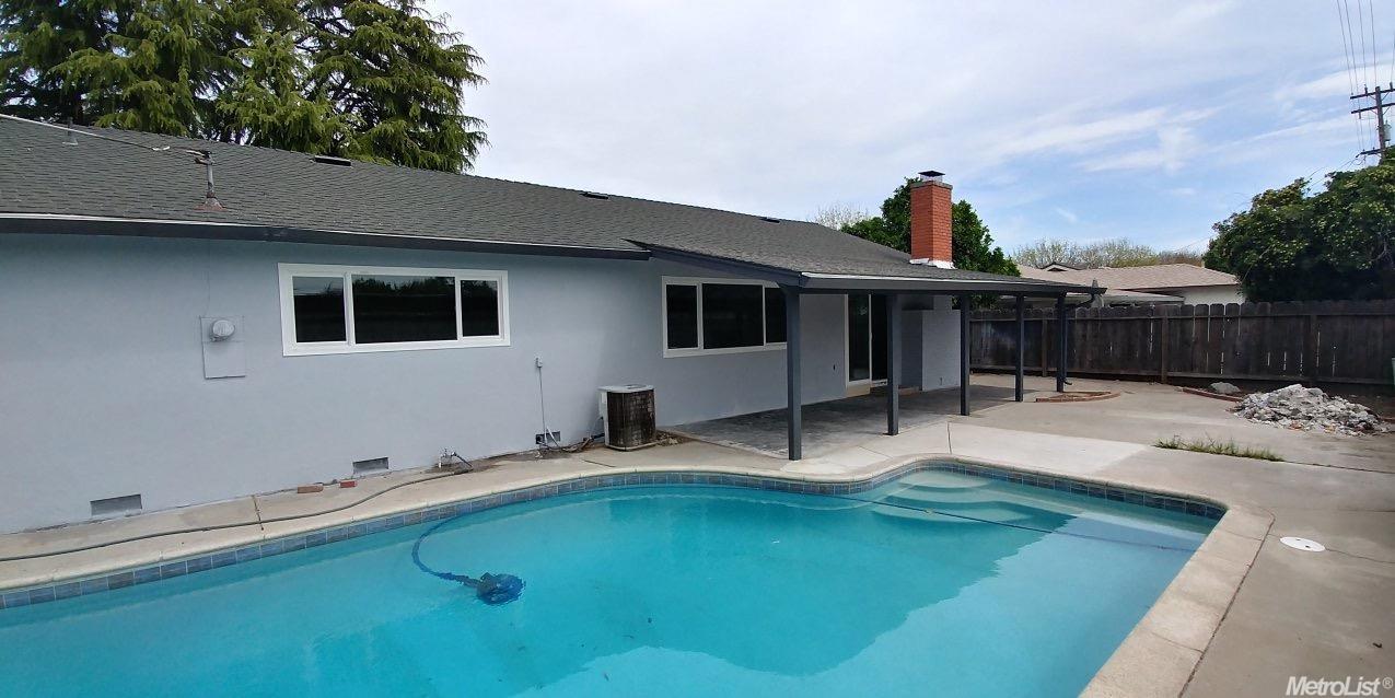 708 Amber St, Modesto, CA 95356 photo 2