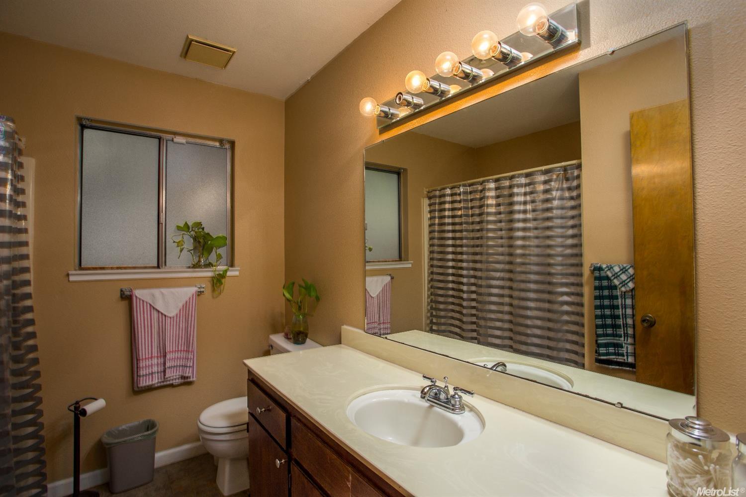 1216 Marymar Dr, Modesto, CA 95355 photo 15