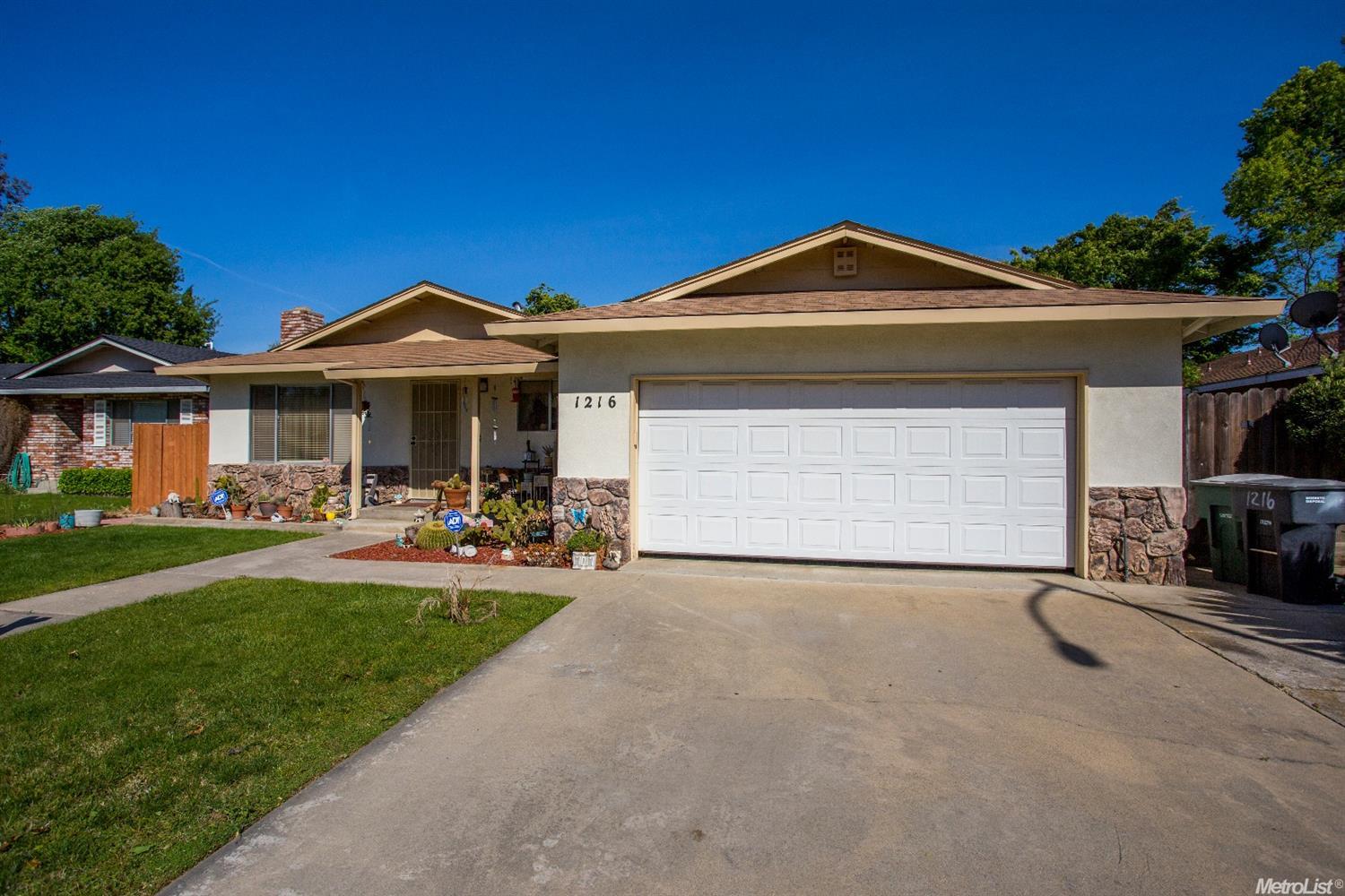 1216 Marymar Dr, Modesto, CA 95355 photo 2