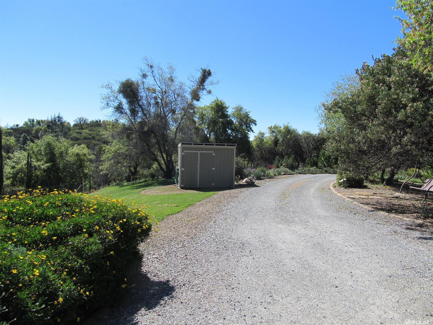 16887 Aubrey Ln, Jackson, CA 95642 photo 3