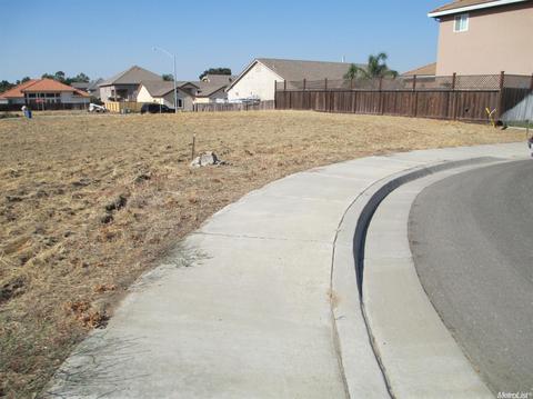 878 Morales Ct, Ceres, CA 95307 photo 3