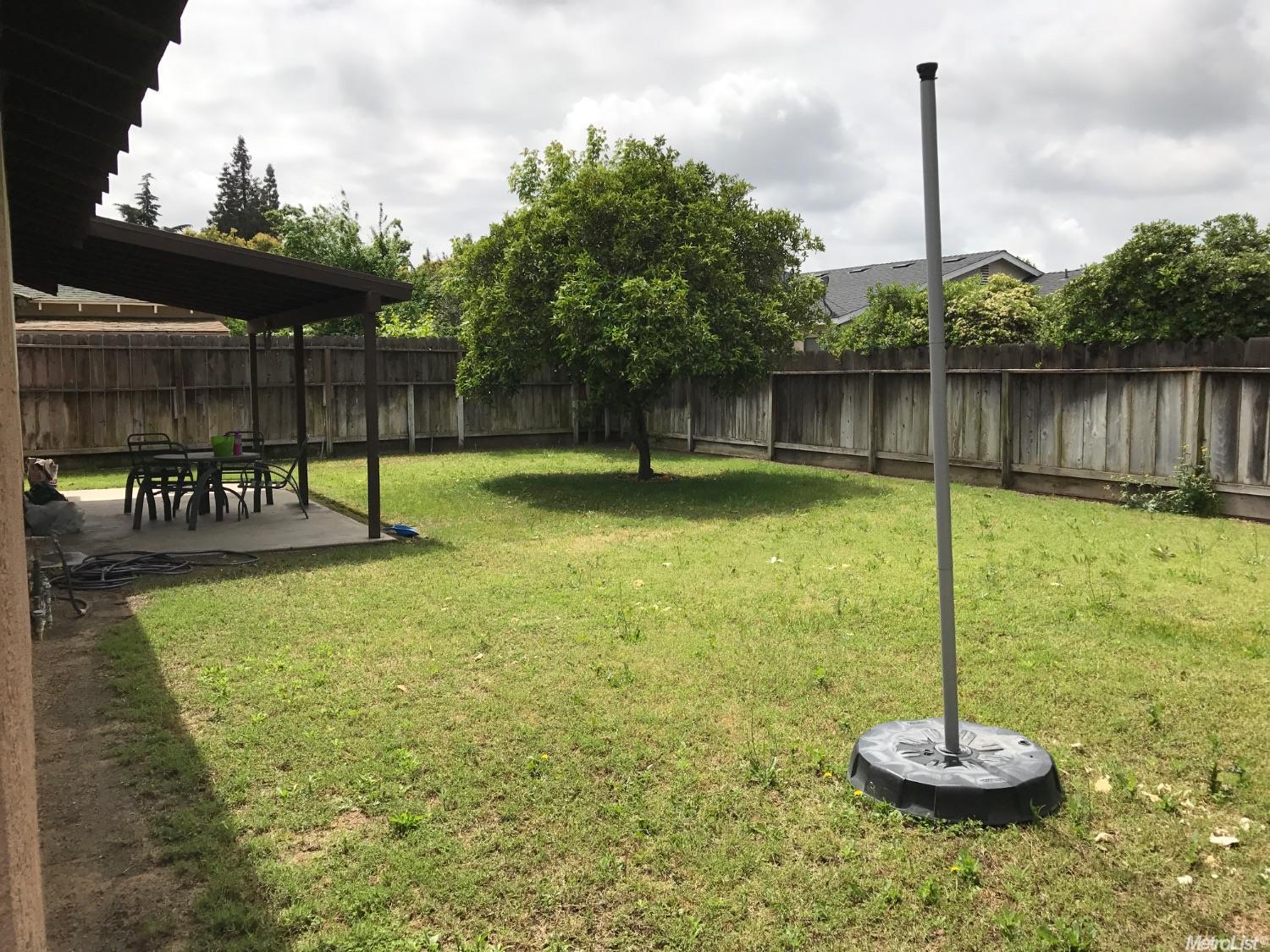 2160 Rochelle Ave, Turlock, CA 95382 photo 2