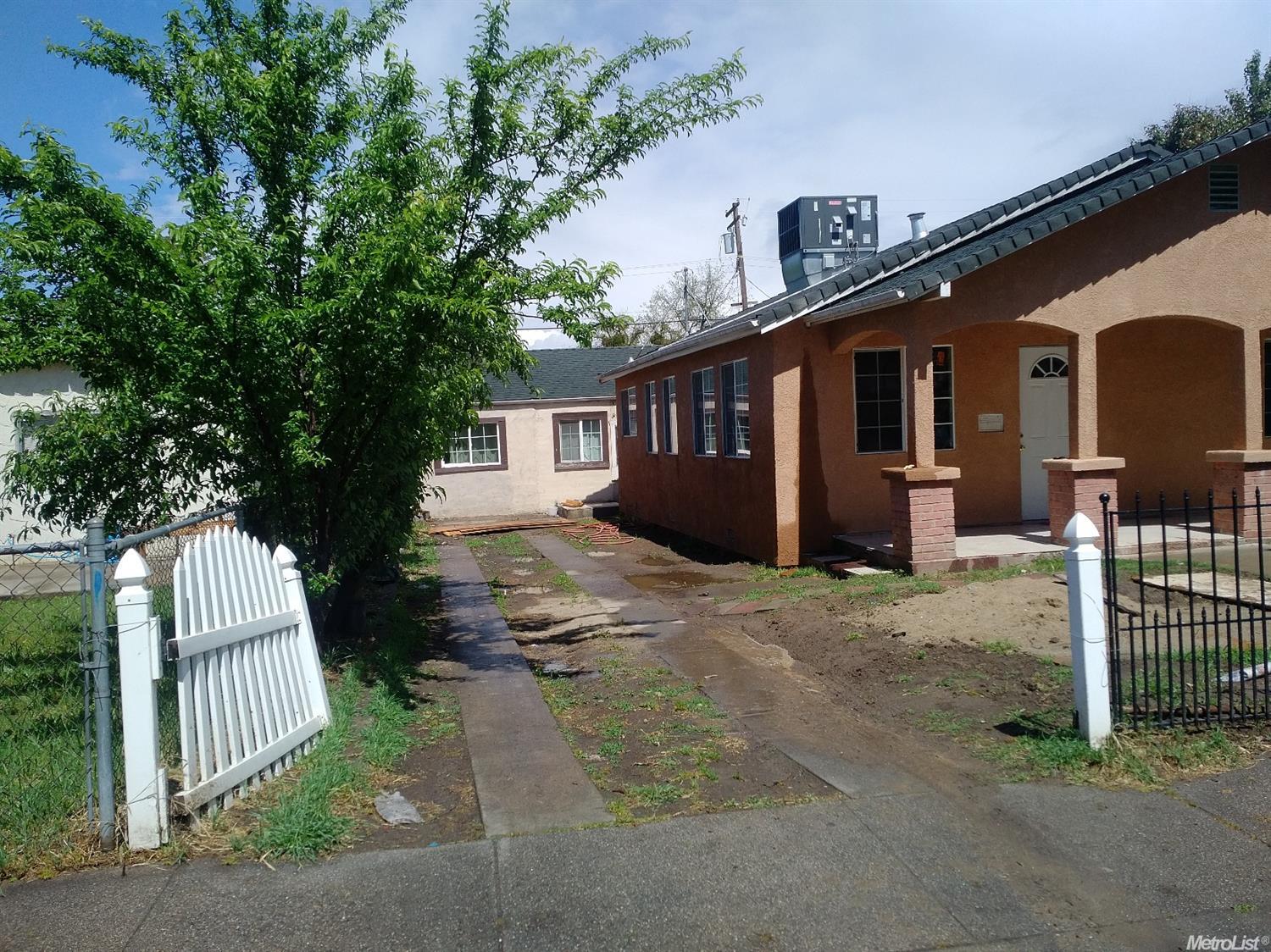 218 California Ave, Modesto, CA 95351 photo 3