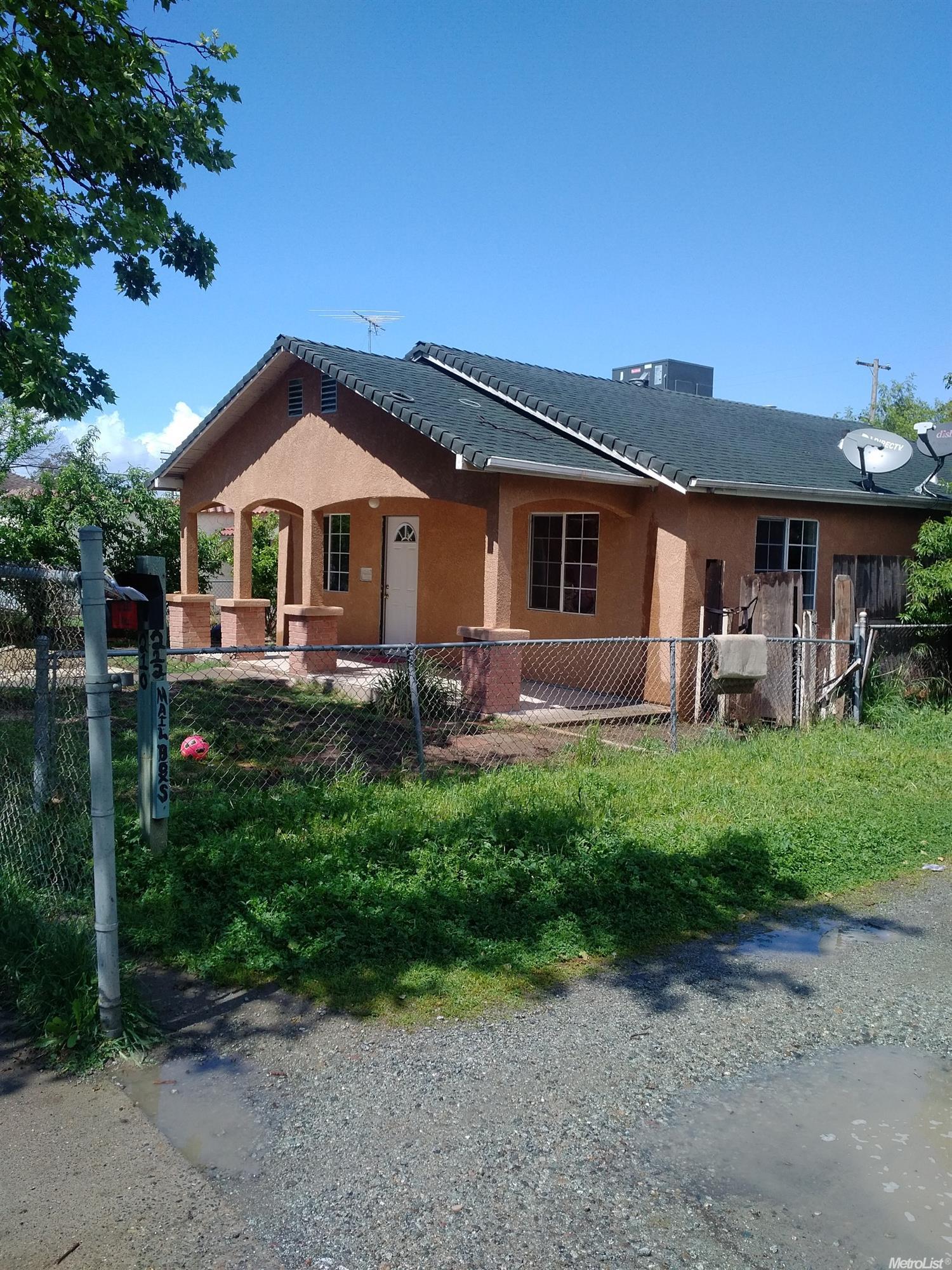 218 California Ave, Modesto, CA 95351 photo 2