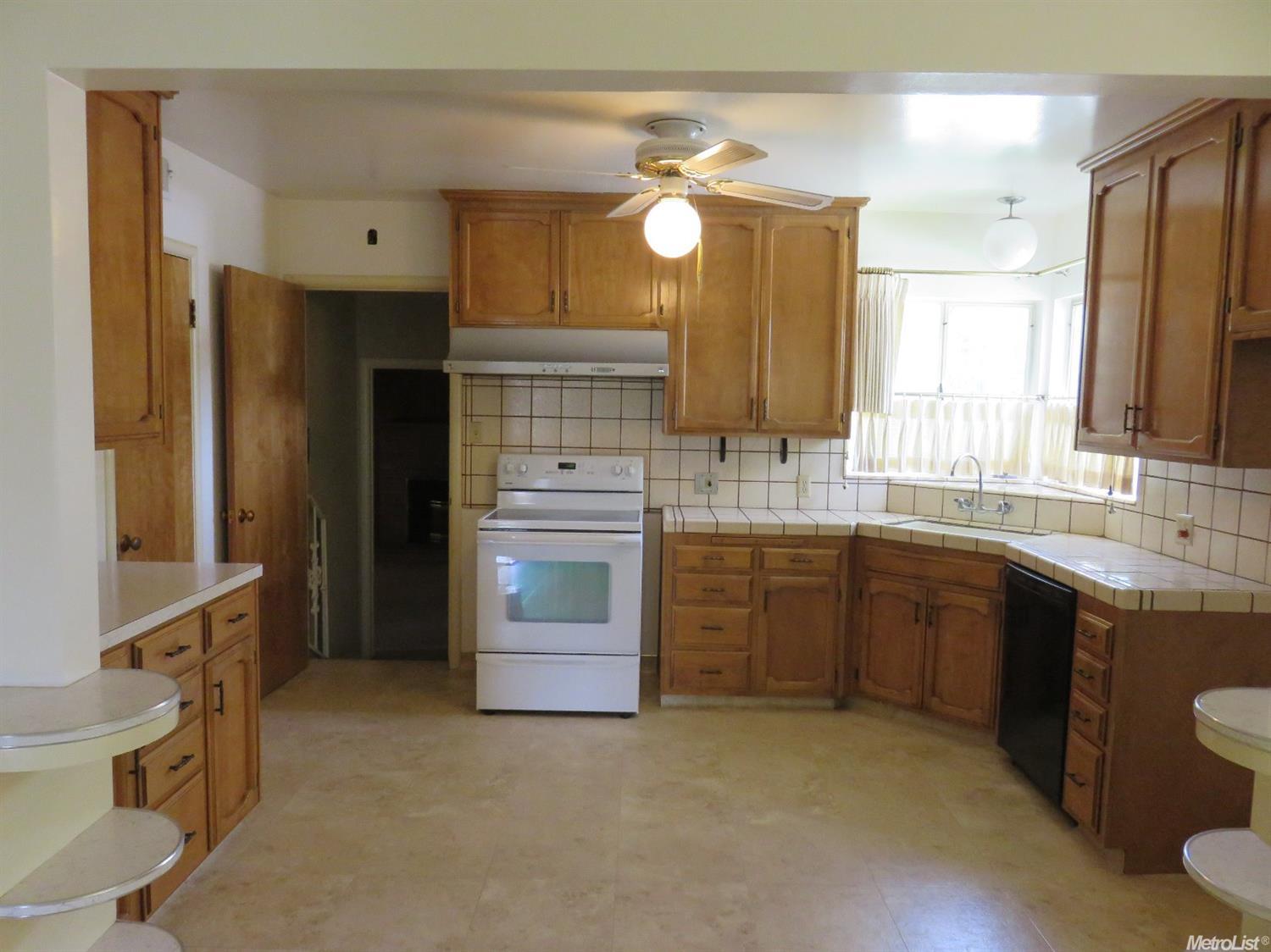 1160 W 23rd St, Merced, CA 95340 photo 5