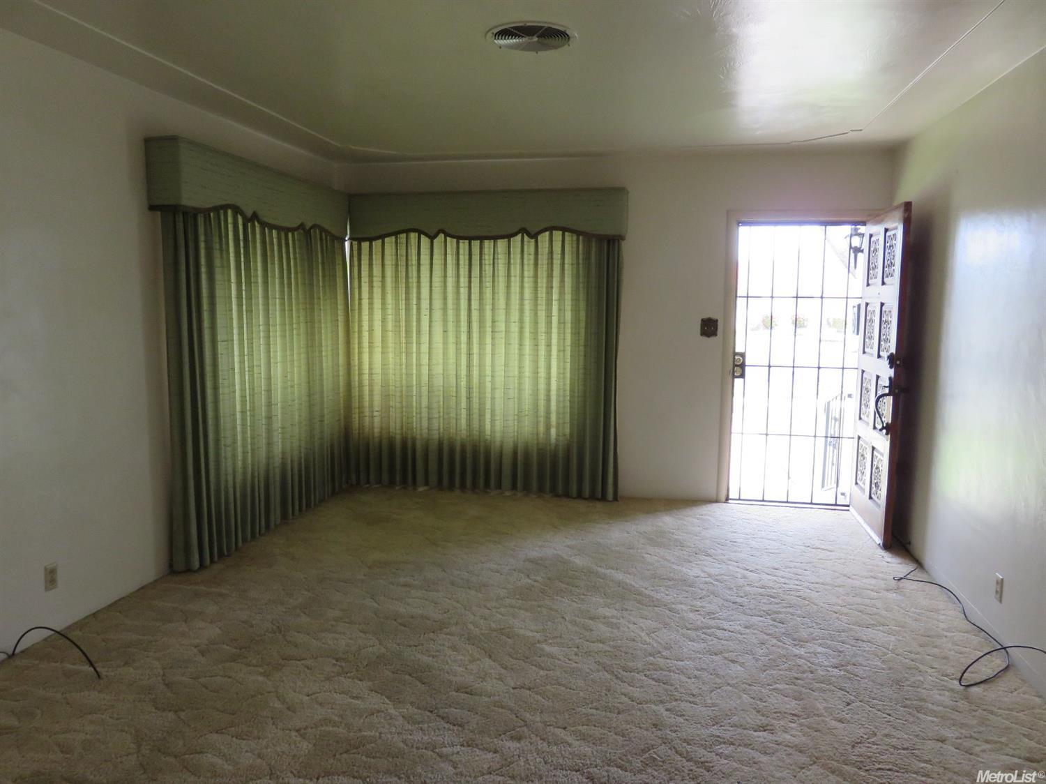 1160 W 23rd St, Merced, CA 95340 photo 4