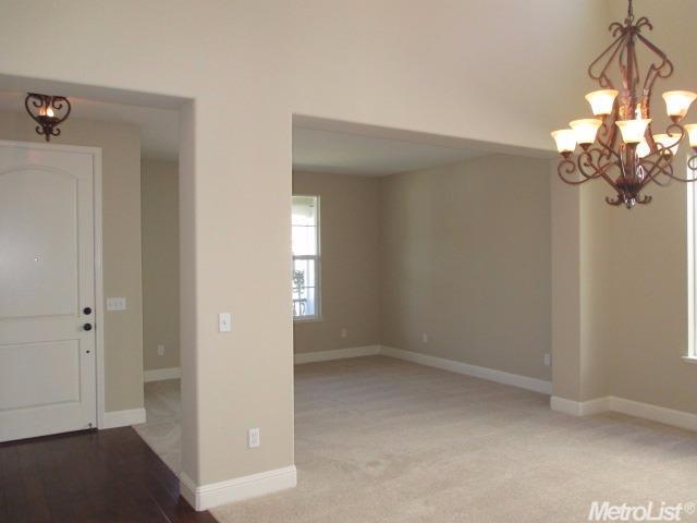 2074 Henderson Way, Lodi, CA 95242 photo 2