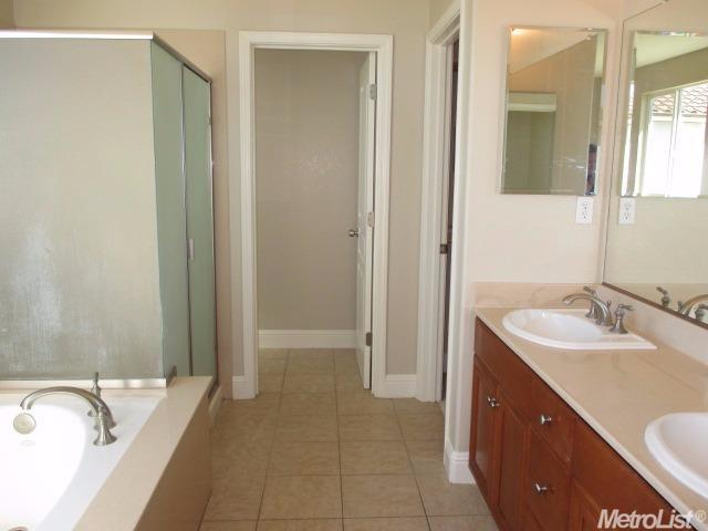2074 Henderson Way, Lodi, CA 95242 photo 12