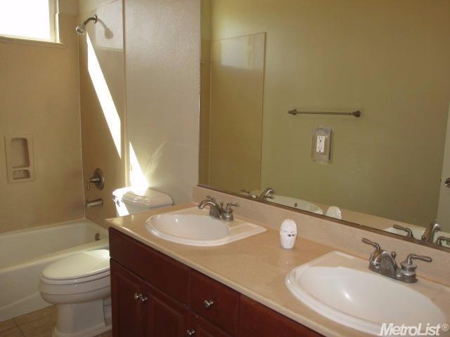 2074 Henderson Way, Lodi, CA 95242 photo 18