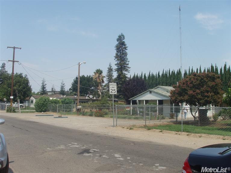 1609 Shaddox Ave, Modesto, CA 95358 photo 3