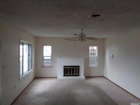 1327 Paradise Rd, Modesto, CA 95351 photo 3