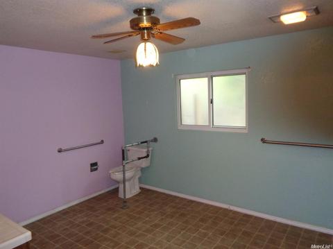 1327 Paradise Rd, Modesto, CA 95351 photo 13