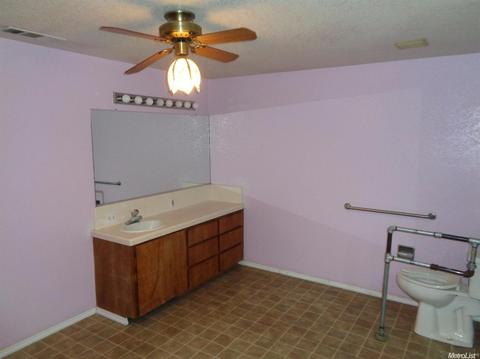 1327 Paradise Rd, Modesto, CA 95351 photo 15