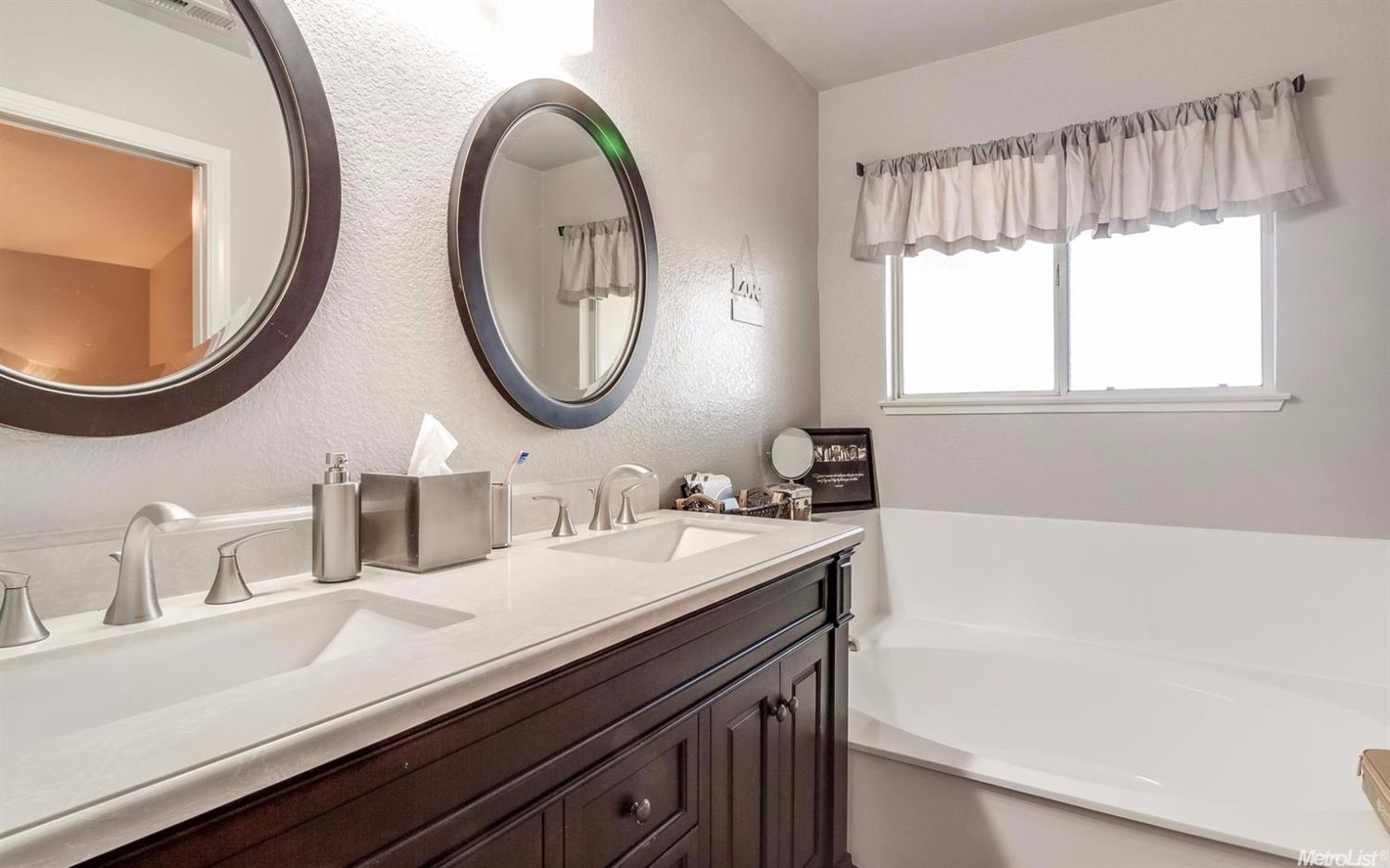 1660 W Kavanagh Ave, Tracy, CA 95376 photo 19