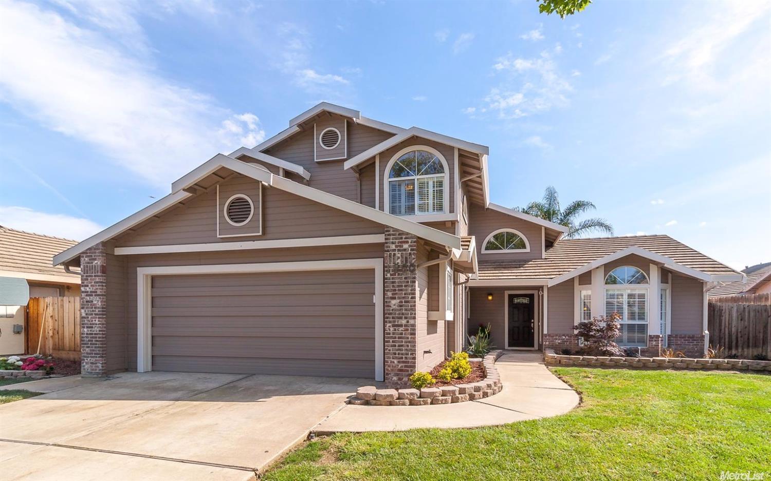 1660 W Kavanagh Ave, Tracy, CA 95376 photo 2