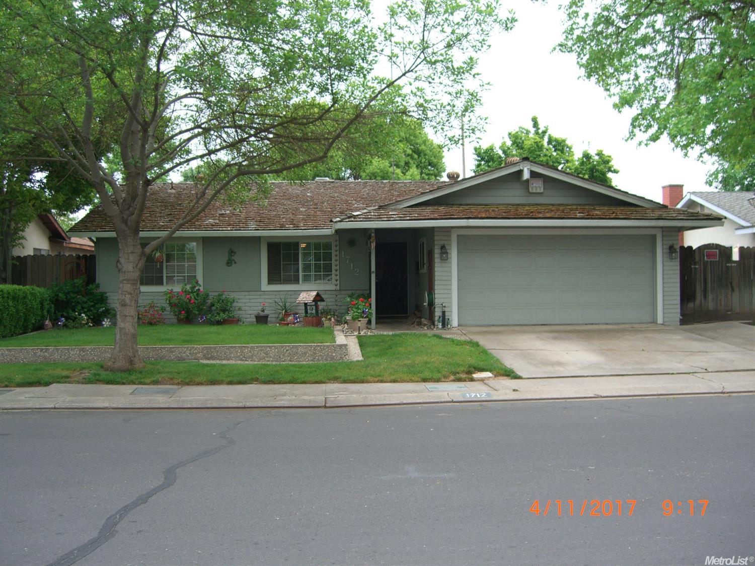 1712 Dorset Ln, Modesto, CA 95355 photo 3