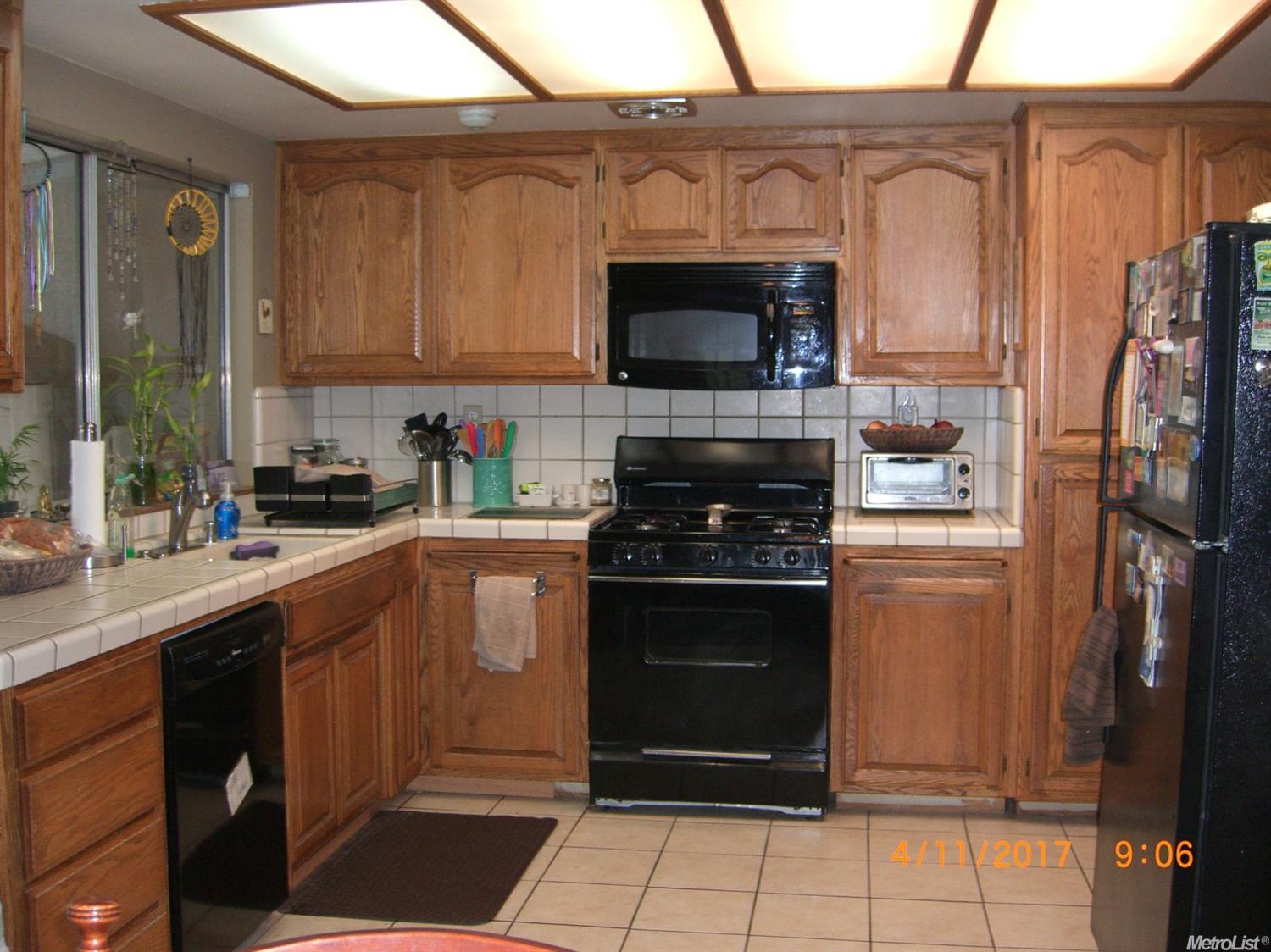 1712 Dorset Ln, Modesto, CA 95355 photo 11