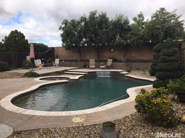 408 Glenbriar Cir, Tracy, CA 95377 photo 4