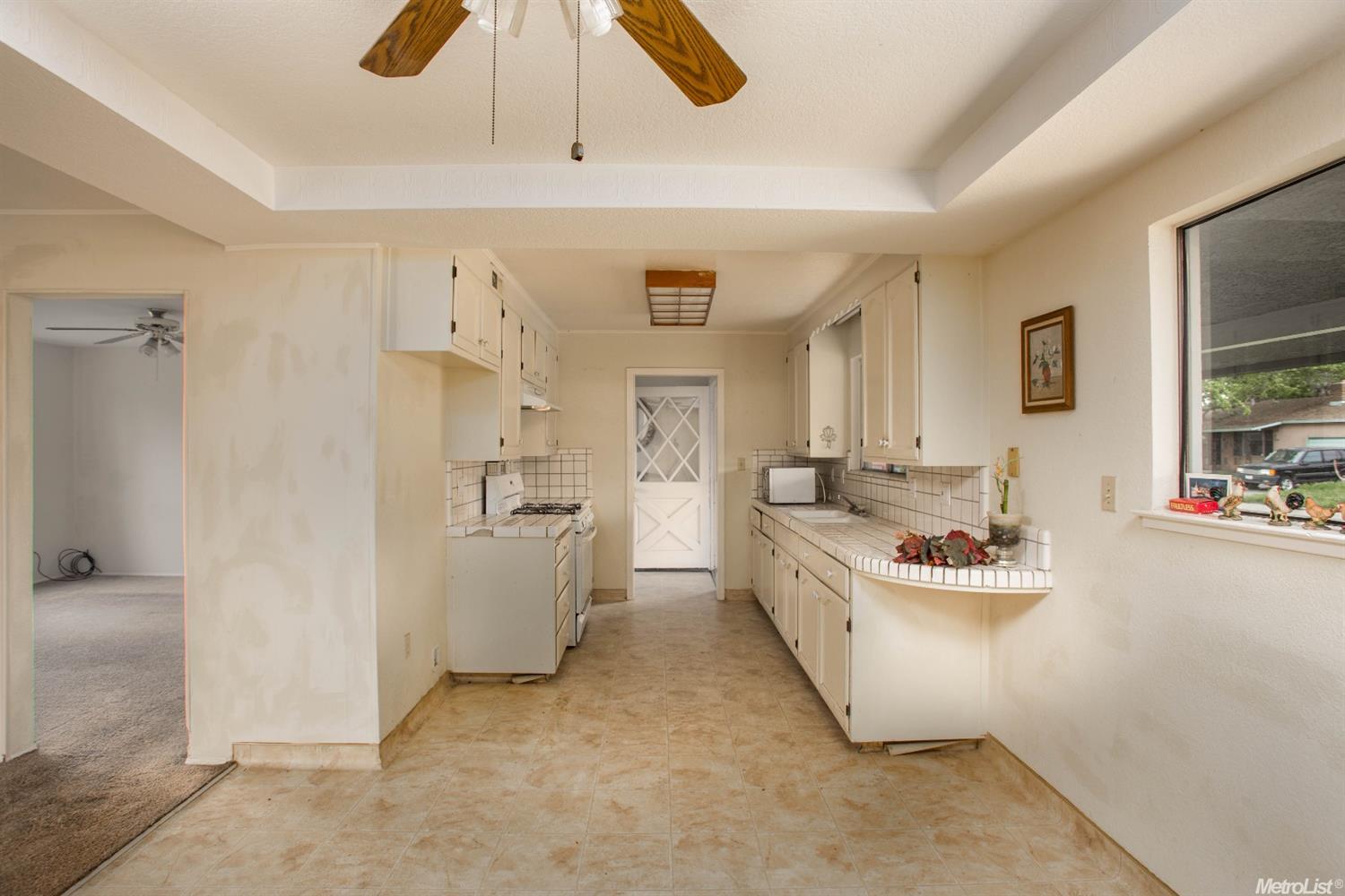 700 Maxwell Ln, Lathrop, CA 95330 photo 7