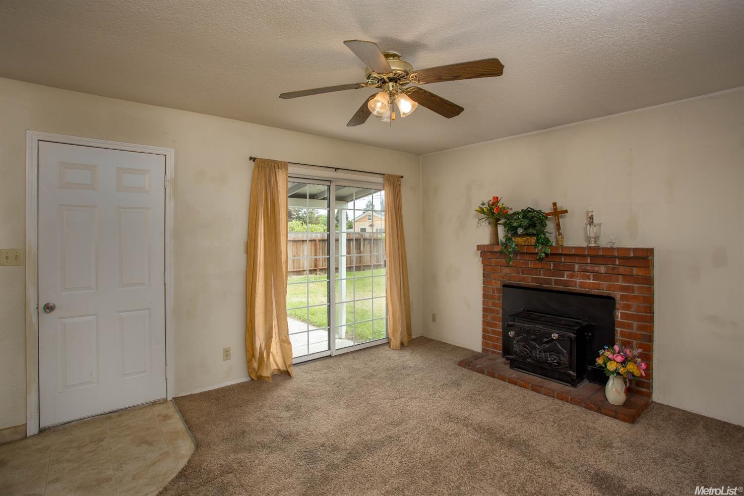 700 Maxwell Ln, Lathrop, CA 95330 photo 4