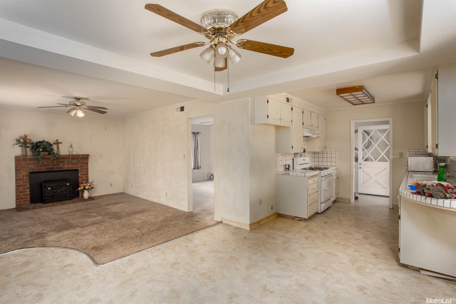 700 Maxwell Ln, Lathrop, CA 95330 photo 6