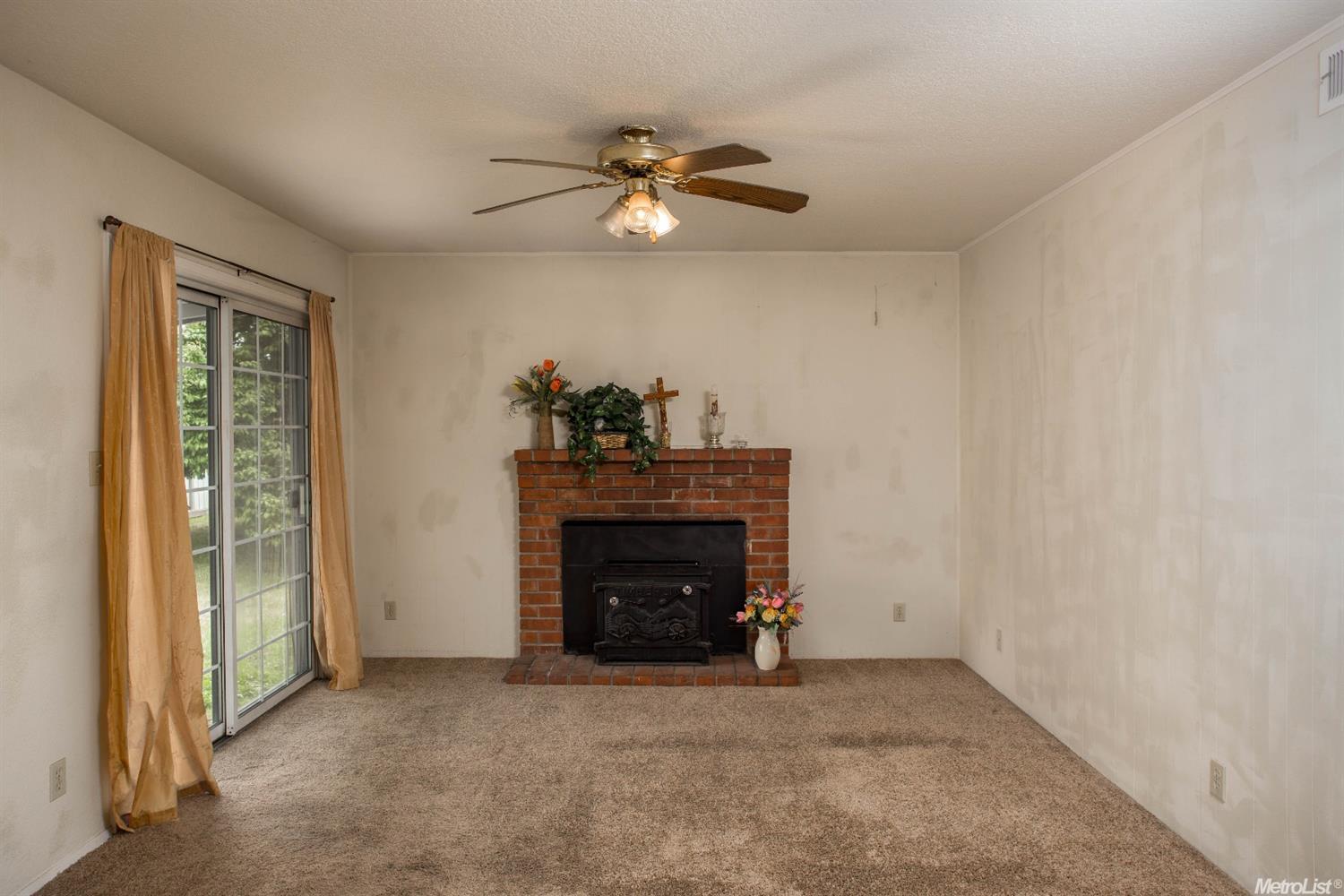 700 Maxwell Ln, Lathrop, CA 95330 photo 3