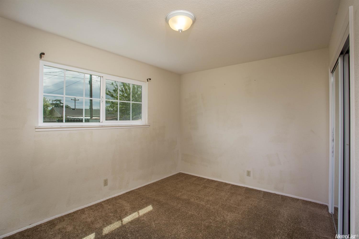 700 Maxwell Ln, Lathrop, CA 95330 photo 11