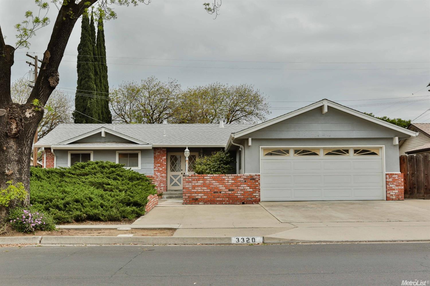 3320 Colonial Dr, Modesto, CA 95350 photo 1