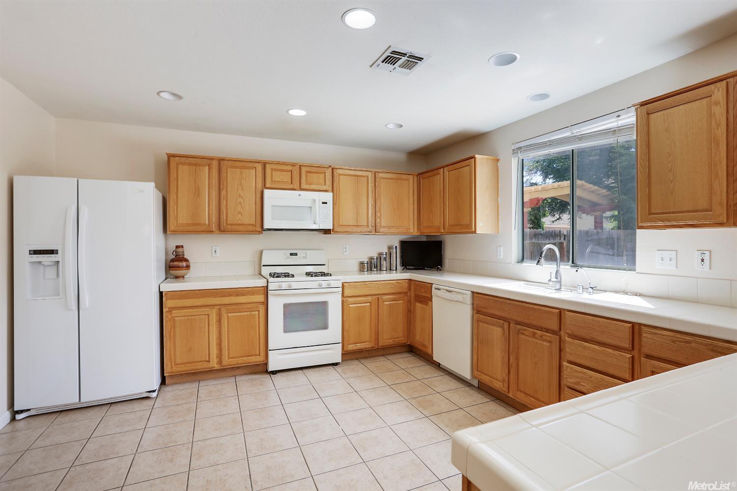 1152 Tern Way, Patterson, CA 95363 photo 4