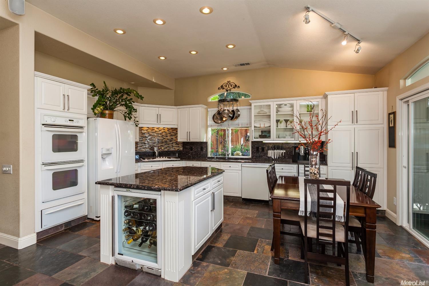 1726 Topiary, Modesto, CA 95357 photo 4