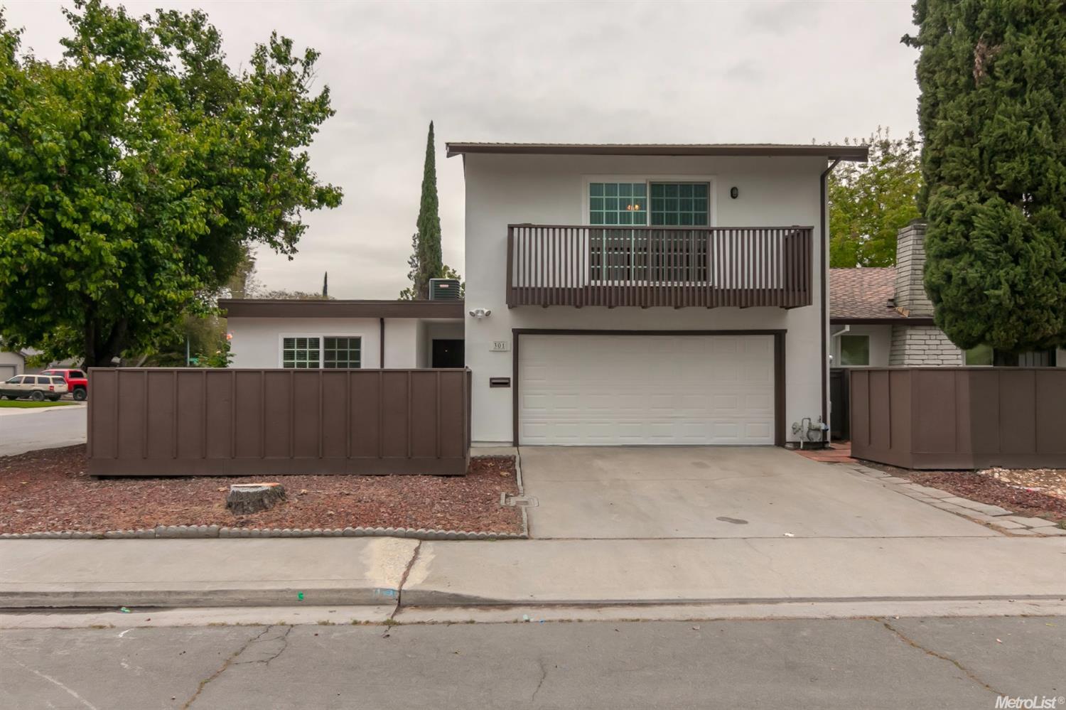 301 Avila Ct, Modesto, CA 95354 photo 2