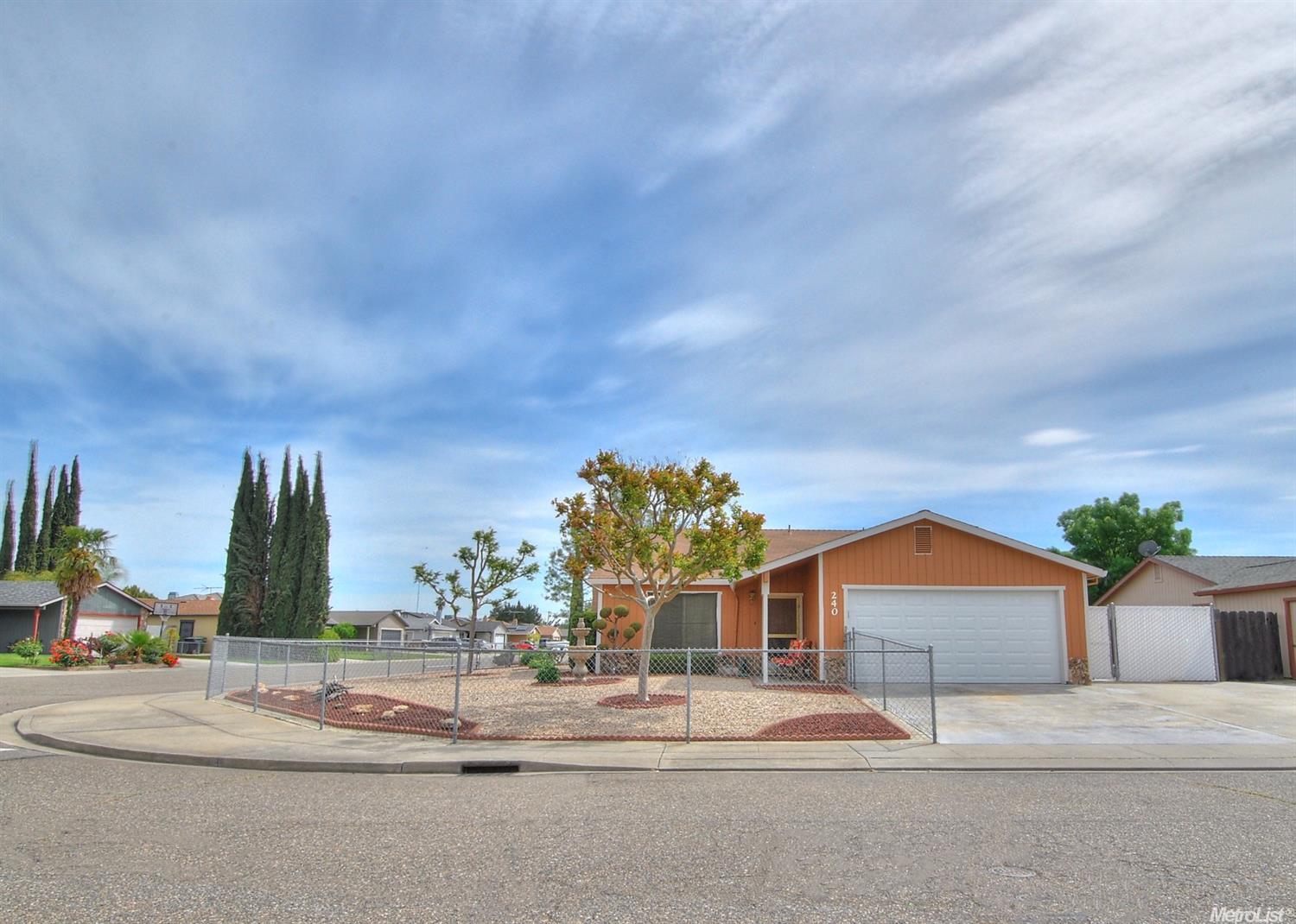 240 S Roxie Dr, Ripon, CA 95366 photo 1