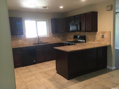 1904 Skylane Way, Modesto, CA 95350 photo 4