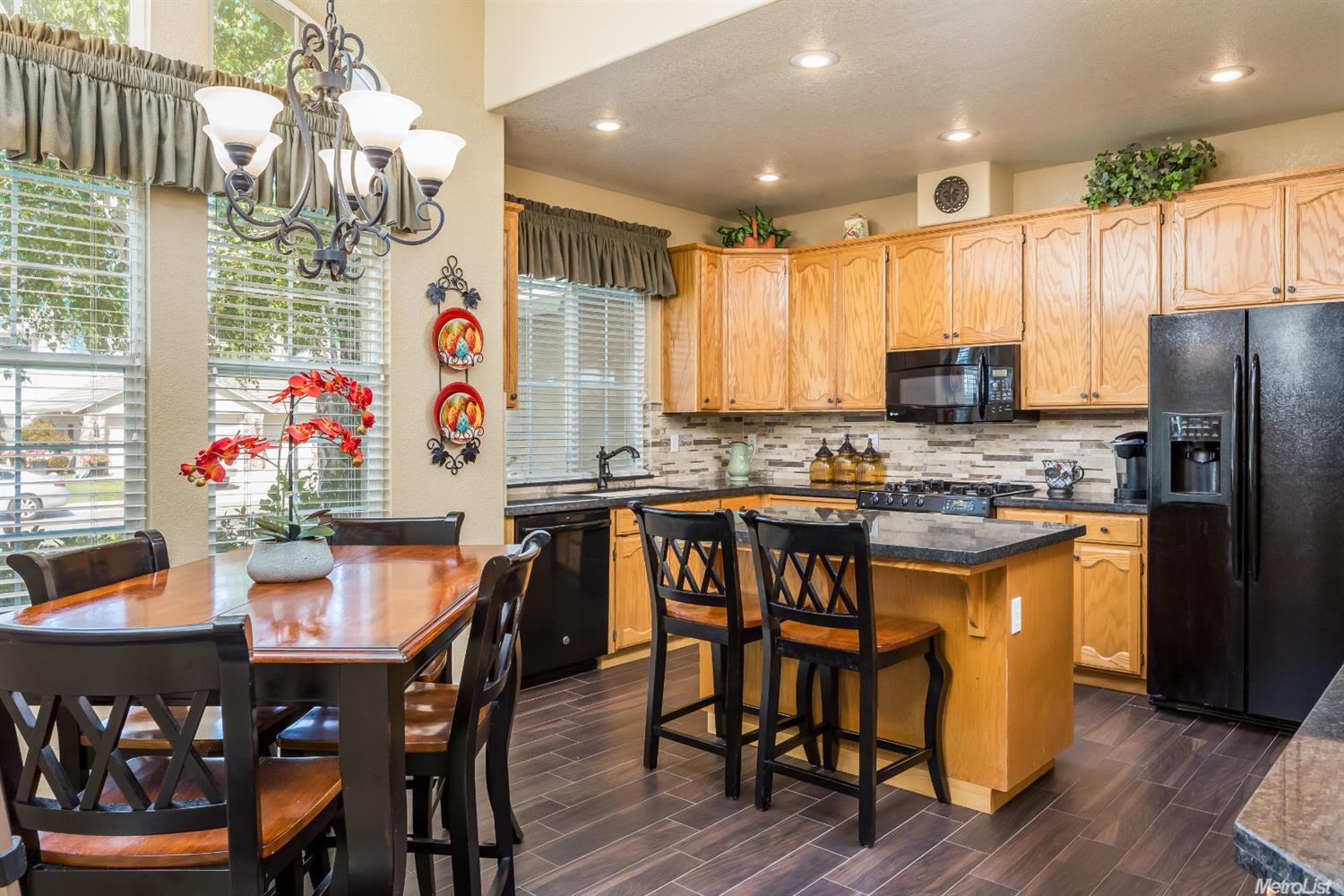 246 Van Dyken Way, Ripon, CA 95366 photo 2
