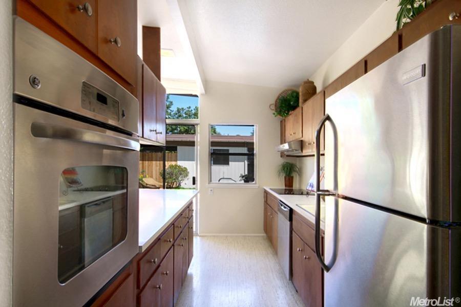 1406 Sycamore Ln, Davis, CA 95616 photo 9