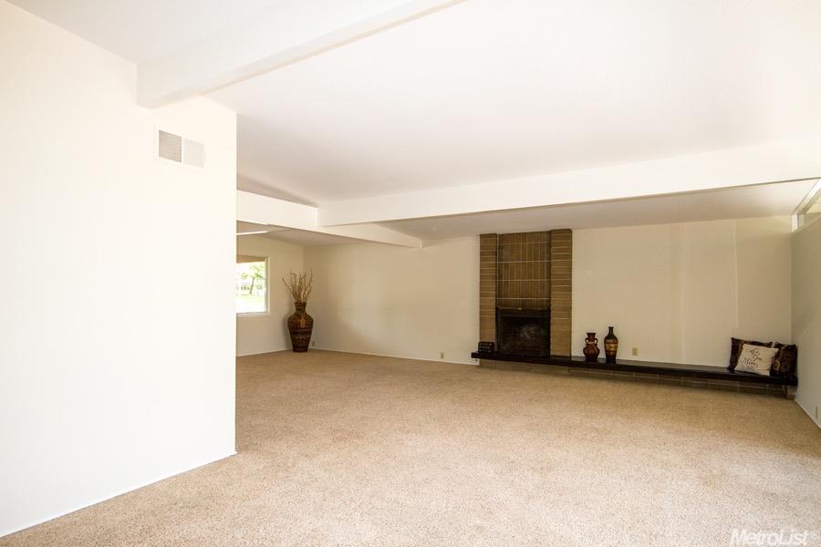1406 Sycamore Ln, Davis, CA 95616 photo 3