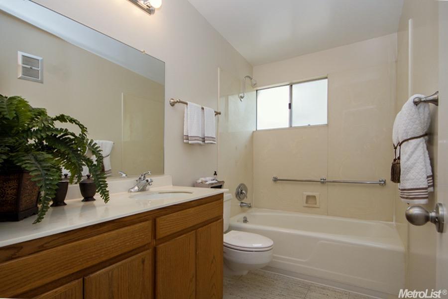 1406 Sycamore Ln, Davis, CA 95616 photo 17